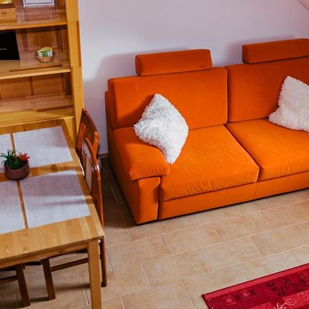 Niki Apartman Гюла Екстериор снимка