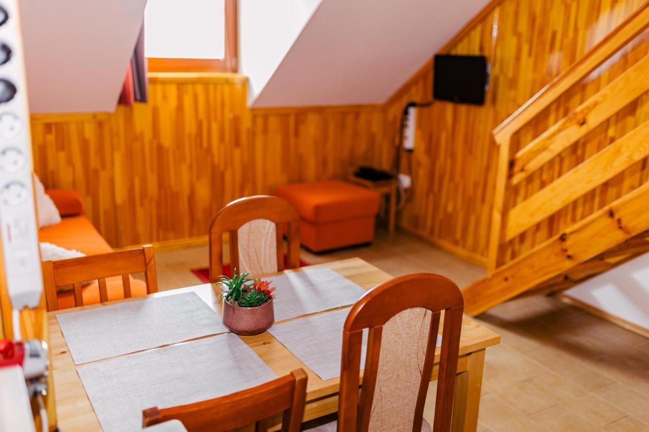 Niki Apartman Гюла Екстериор снимка