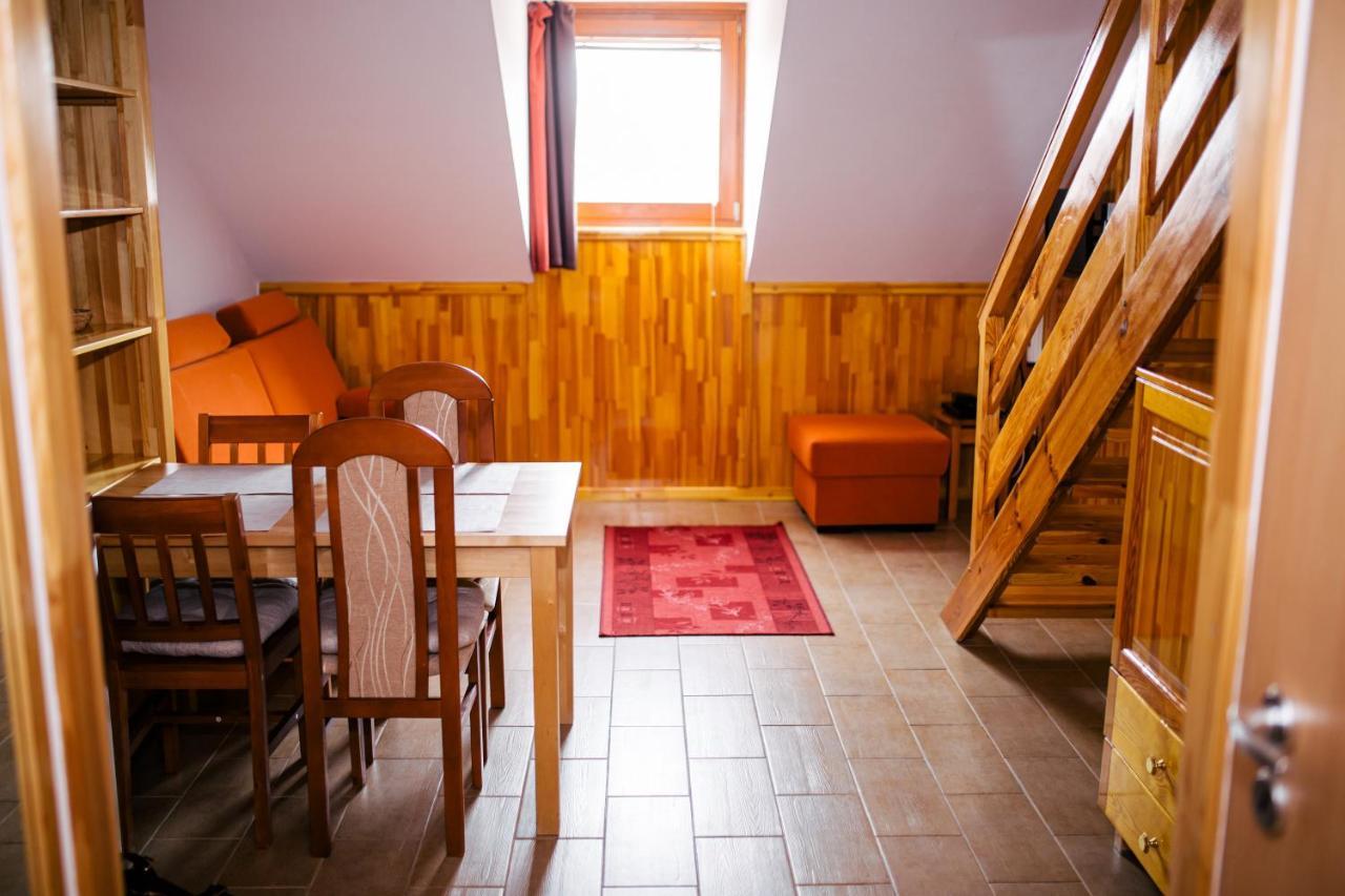 Niki Apartman Гюла Екстериор снимка