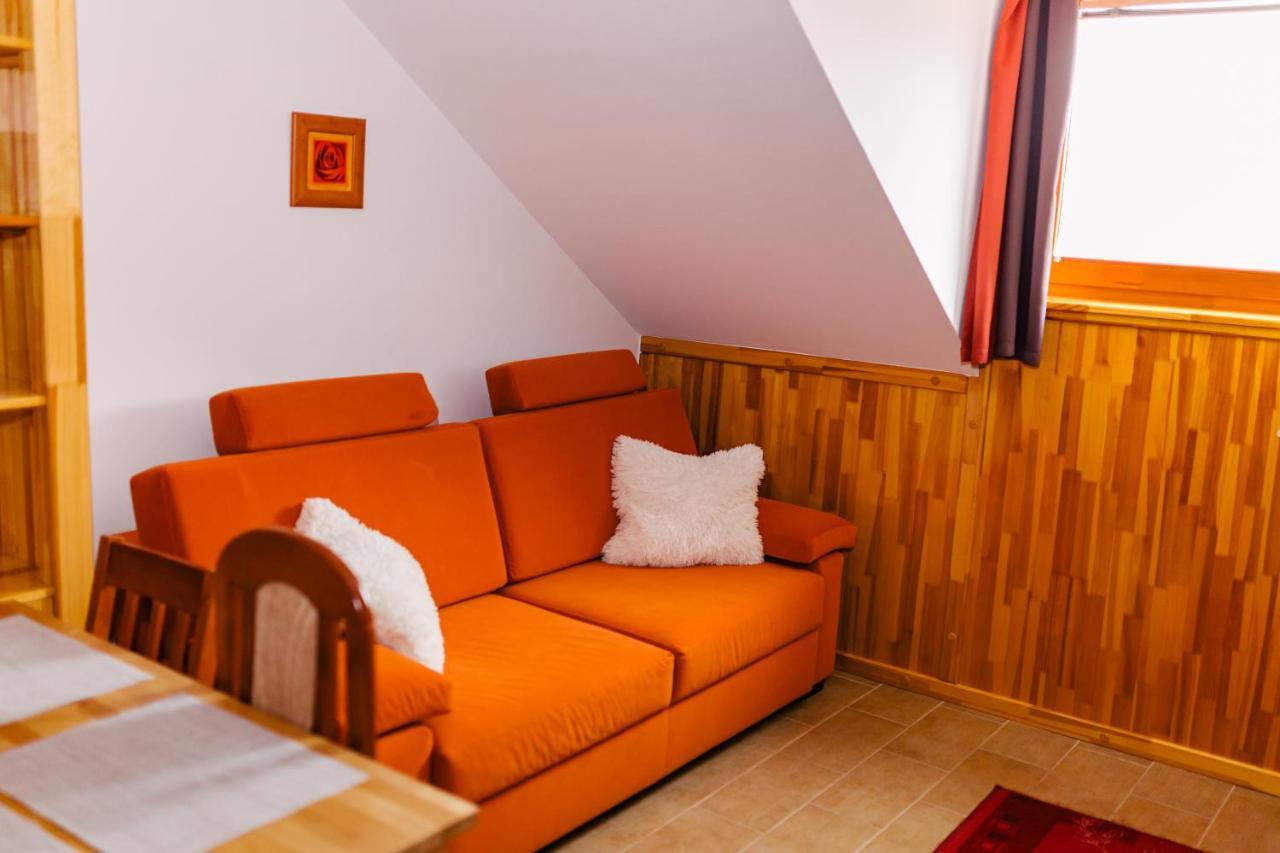 Niki Apartman Гюла Екстериор снимка