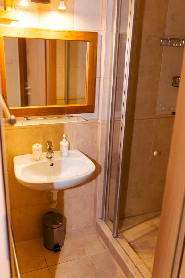 Niki Apartman Гюла Екстериор снимка